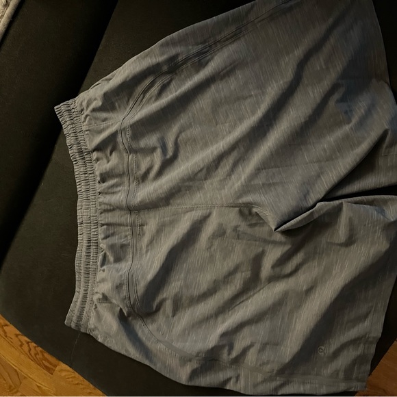Lululemon shorts - Picture 3 of 4